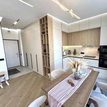 Продается 2-х комнатная квартира, 57,4 м²