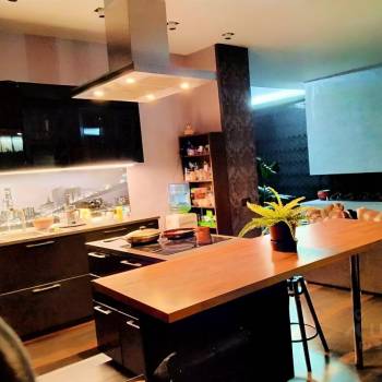 Сдается 2-х комнатная квартира, 100 м²
