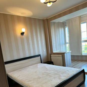 Сдается 2-х комнатная квартира, 80 м²