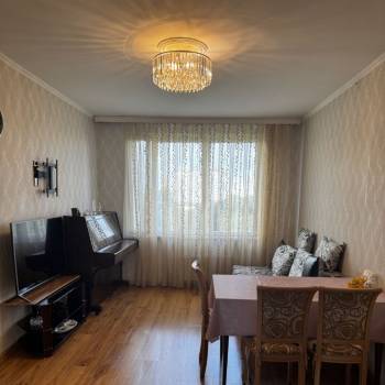 Сдается Многокомнатная квартира, 60 м²