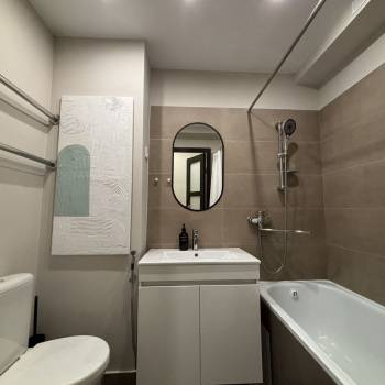 Продается 1-комнатная квартира, 40 м²