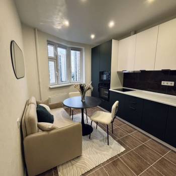 Продается 1-комнатная квартира, 40 м²