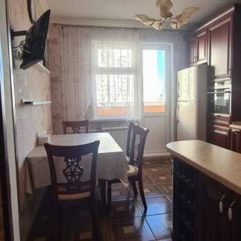 Продается Многокомнатная квартира, 105,6 м²