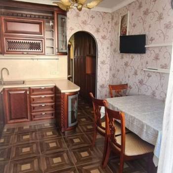 Продается Многокомнатная квартира, 105,6 м²