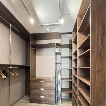 Продается 1-комнатная квартира, 52 м²