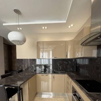 Продается 1-комнатная квартира, 52 м²