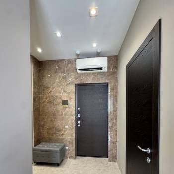 Продается 1-комнатная квартира, 52 м²