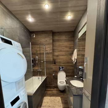 Продается 1-комнатная квартира, 52 м²