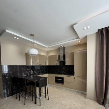 Продается 1-комнатная квартира, 52 м²