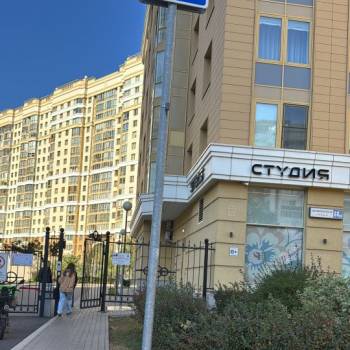 Продается 1-комнатная квартира, 52 м²
