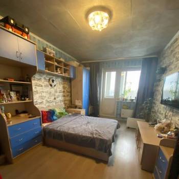 Продается Многокомнатная квартира, 90,7 м²