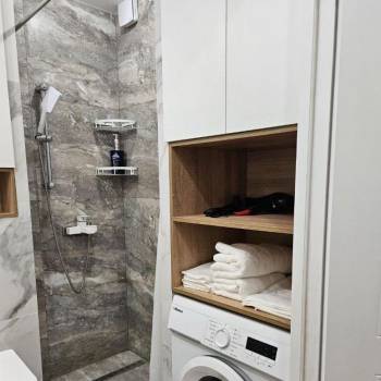 Продается 1-комнатная квартира, 42 м²
