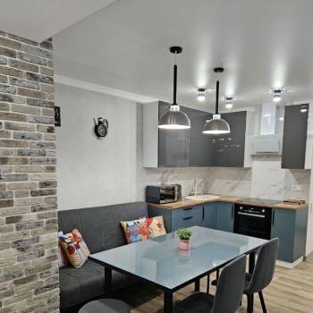 Продается 1-комнатная квартира, 42 м²