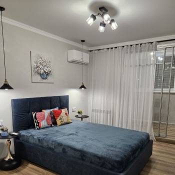 Продается 1-комнатная квартира, 42 м²