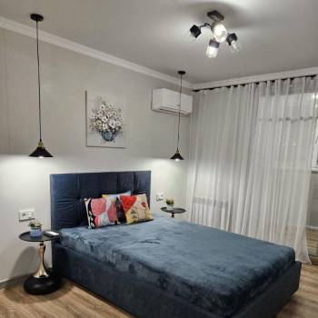 Продается 1-комнатная квартира, 42 м²