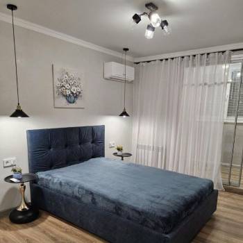 Продается 1-комнатная квартира, 42 м²