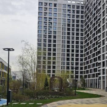 Продается 1-комнатная квартира, 81,9 м²