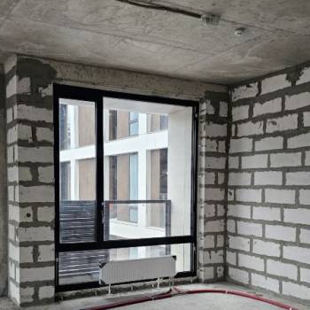 Продается 1-комнатная квартира, 81,9 м²