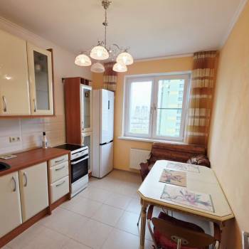 Сдается 2-х комнатная квартира, 64 м²