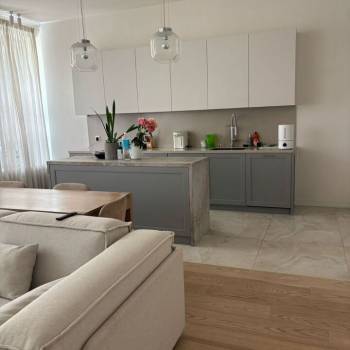 Продается 3-х комнатная квартира, 107 м²