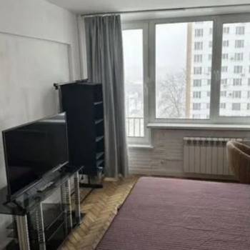 Продается 1-комнатная квартира, 35 м²
