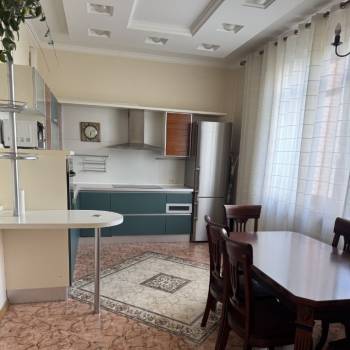 Сдается Многокомнатная квартира, 110 м²