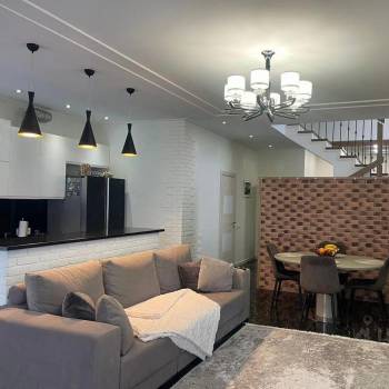 Продается Дом, 180 м²