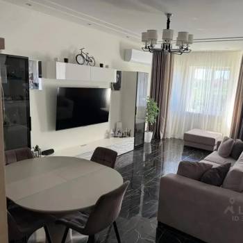Продается Дом, 180 м²