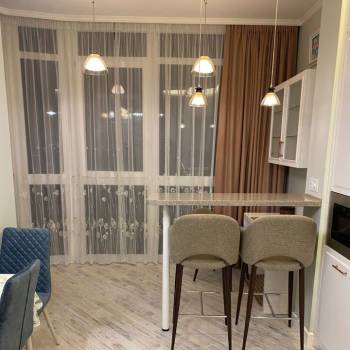 Сдается 1-комнатная квартира, 57 м²