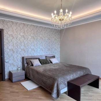 Сдается 2-х комнатная квартира, 90 м²