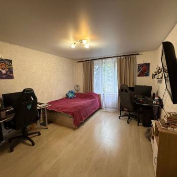 Продается 1-комнатная квартира, 36 м²