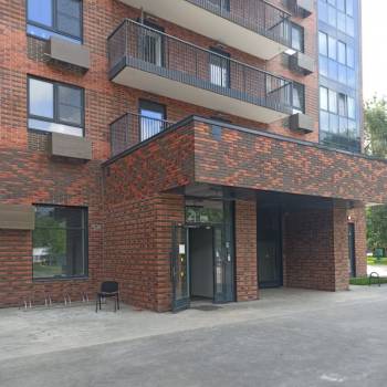Продается 1-комнатная квартира, 42 м²