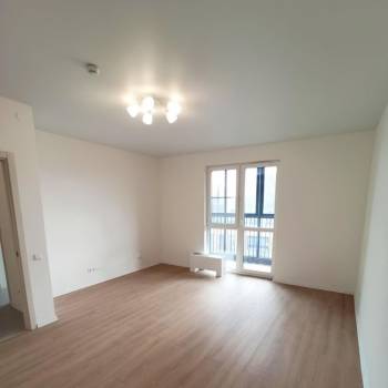 Продается 1-комнатная квартира, 42 м²