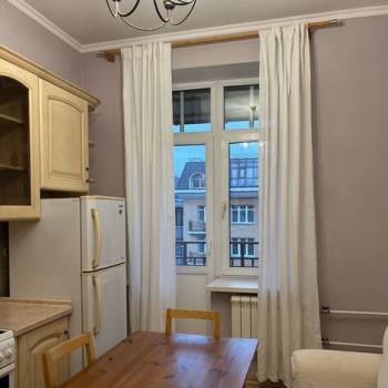 Продается 1-комнатная квартира, 46,9 м²