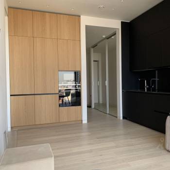 Продается 1-комнатная квартира, 50,7 м²