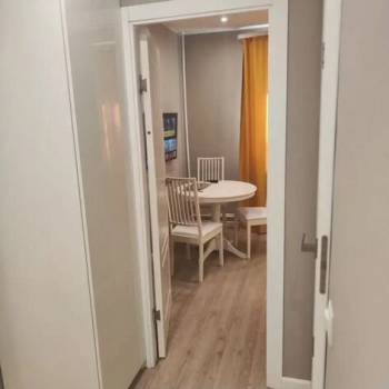 Продается 1-комнатная квартира, 38 м²