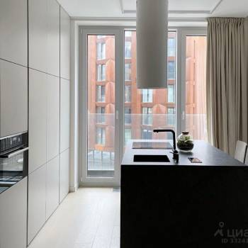 Продается 1-комнатная квартира, 50 м²