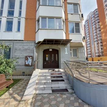 Продается 1-комнатная квартира, 38 м²