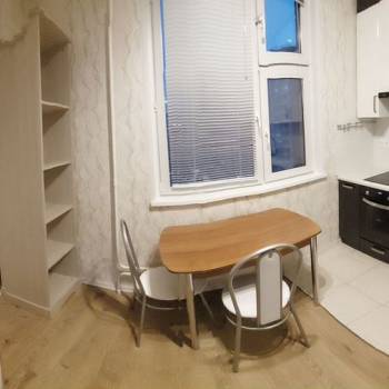 Продается 1-комнатная квартира, 38 м²