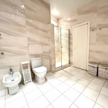 Продается Многокомнатная квартира, 162 м²
