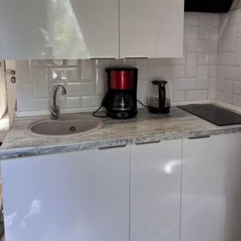 Продается 1-комнатная квартира, 10,7 м²