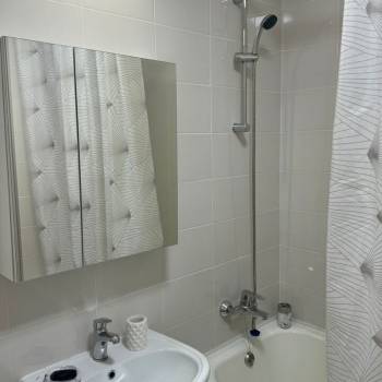 Продается 1-комнатная квартира, 42,5 м²