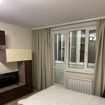 Сдается 1-комнатная квартира, 37 м²