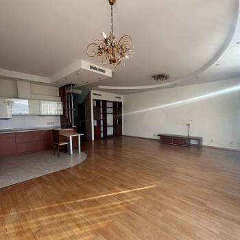Продается 2-х комнатная квартира, 104,2 м²