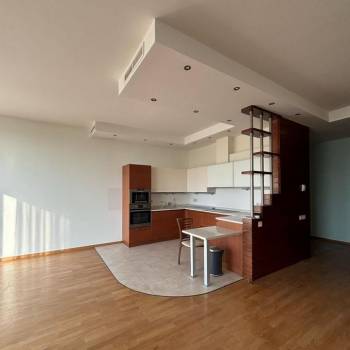 Продается 2-х комнатная квартира, 104,2 м²