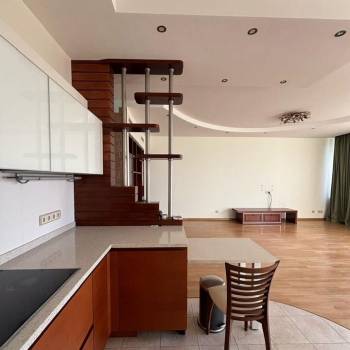 Продается 2-х комнатная квартира, 104,2 м²