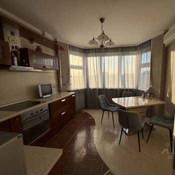 Сдается Многокомнатная квартира, 80 м²