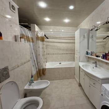 Продается Многокомнатная квартира, 109 м²
