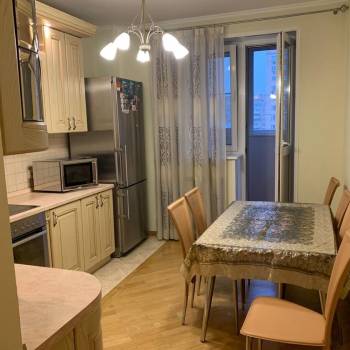 Сдается 2-х комнатная квартира, 70 м²