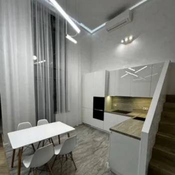 Сдается 2-х комнатная квартира, 100 м²